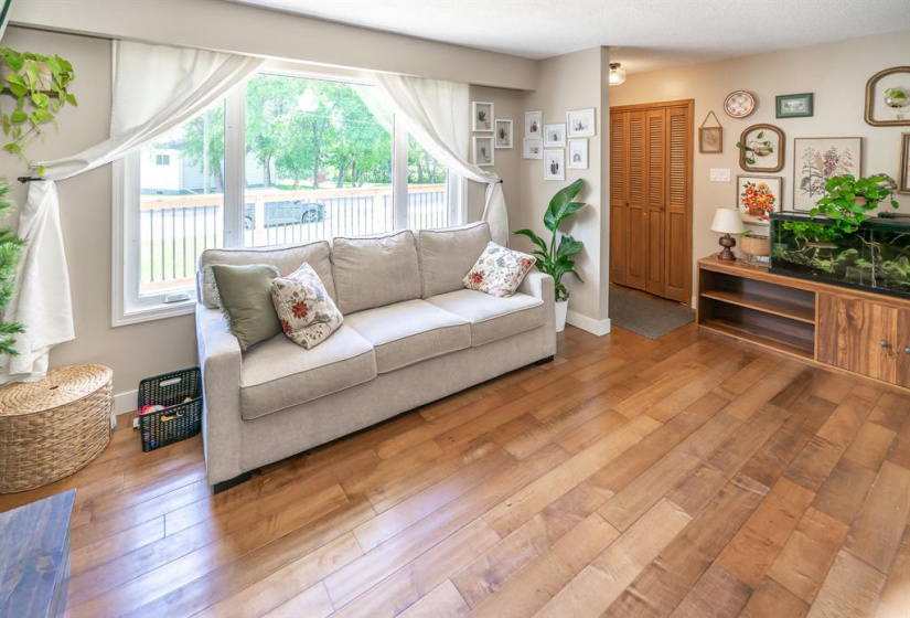 433 Prefontainw, 5 Bedrooms Bedrooms, 15 Rooms Rooms,2 BathroomsBathrooms,Residential,For Sale,Prefontainw