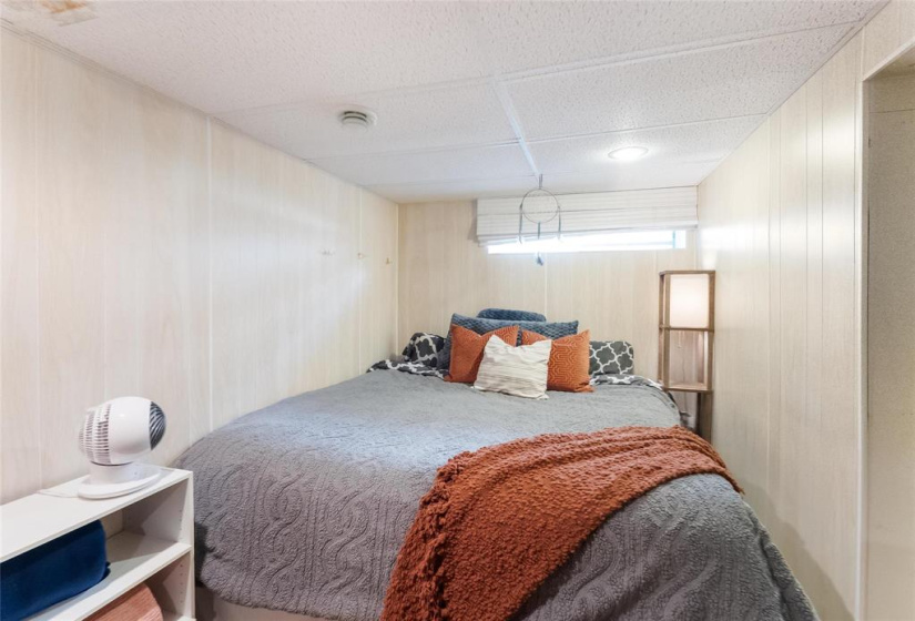 937 Dugas, 2 Bedrooms Bedrooms, 7 Rooms Rooms,2 BathroomsBathrooms,Residential,For Sale,Dugas