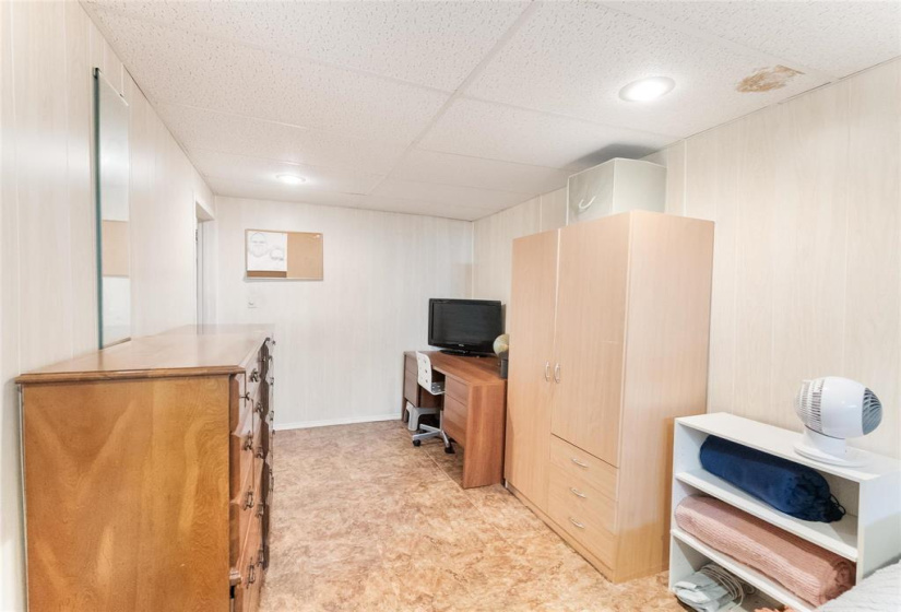 937 Dugas, 2 Bedrooms Bedrooms, 7 Rooms Rooms,2 BathroomsBathrooms,Residential,For Sale,Dugas
