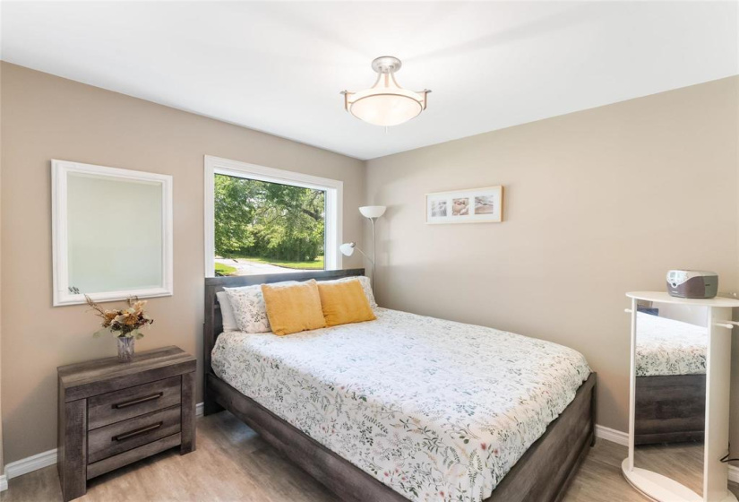937 Dugas, 2 Bedrooms Bedrooms, 7 Rooms Rooms,2 BathroomsBathrooms,Residential,For Sale,Dugas