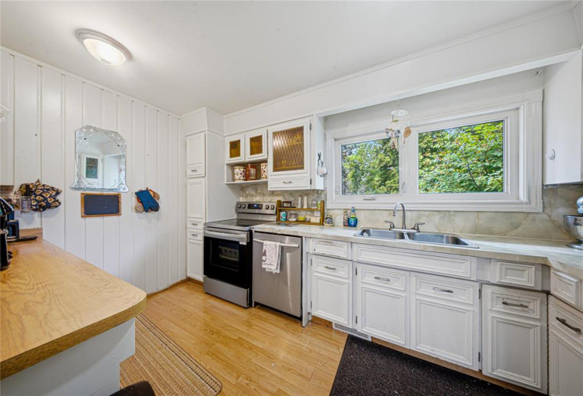 5451 Henderson, 3 Bedrooms Bedrooms, 12 Rooms Rooms,1 BathroomBathrooms,Residential,For Sale,Henderson