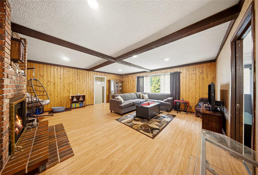 5451 Henderson, 3 Bedrooms Bedrooms, 12 Rooms Rooms,1 BathroomBathrooms,Residential,For Sale,Henderson