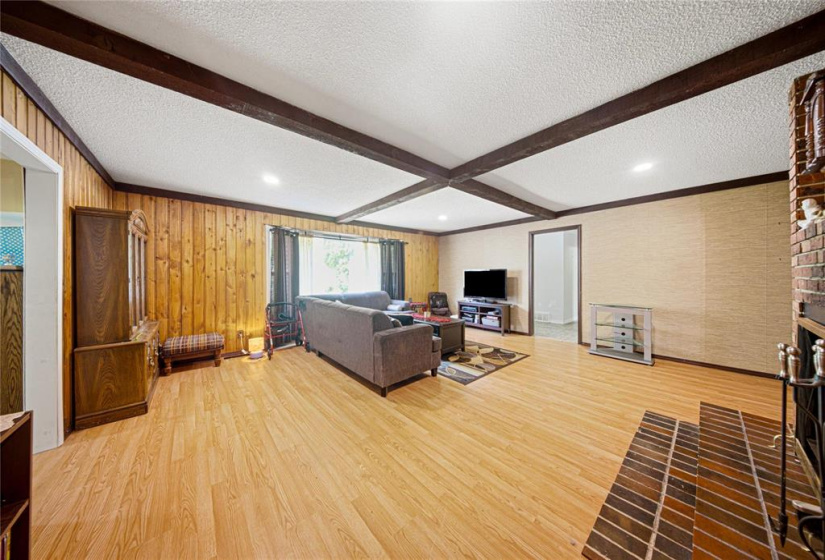 5451 Henderson, 3 Bedrooms Bedrooms, 12 Rooms Rooms,1 BathroomBathrooms,Residential,For Sale,Henderson