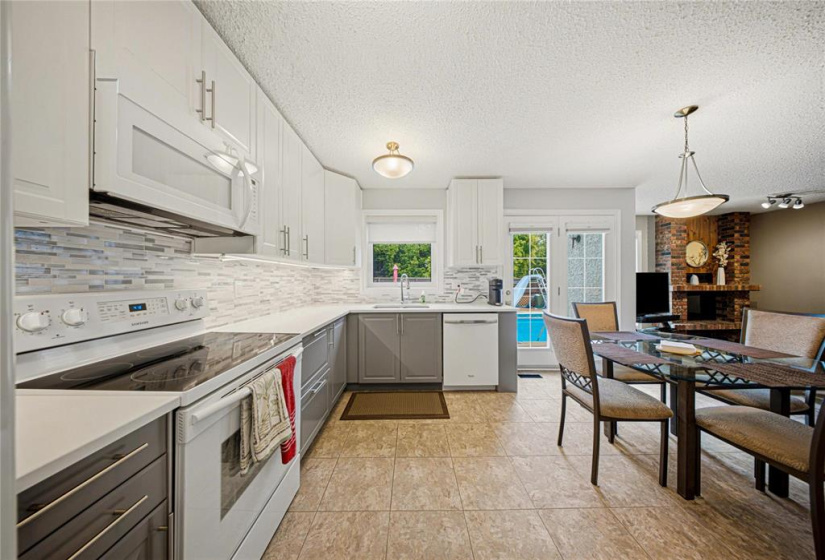 159 Alburg, 5 Bedrooms Bedrooms, 15 Rooms Rooms,3 BathroomsBathrooms,Residential,For Sale,Alburg