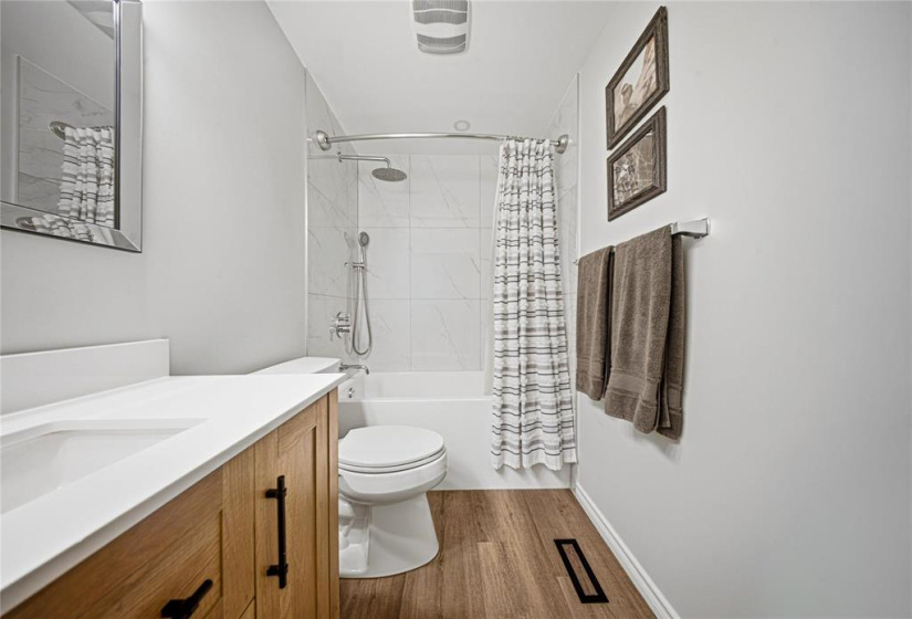 159 Alburg, 5 Bedrooms Bedrooms, 15 Rooms Rooms,3 BathroomsBathrooms,Residential,For Sale,Alburg