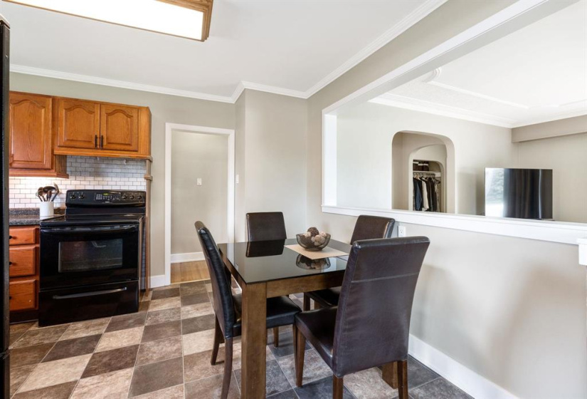 291 Smithfield, 3 Bedrooms Bedrooms, 11 Rooms Rooms,2 BathroomsBathrooms,Residential,For Sale,Smithfield