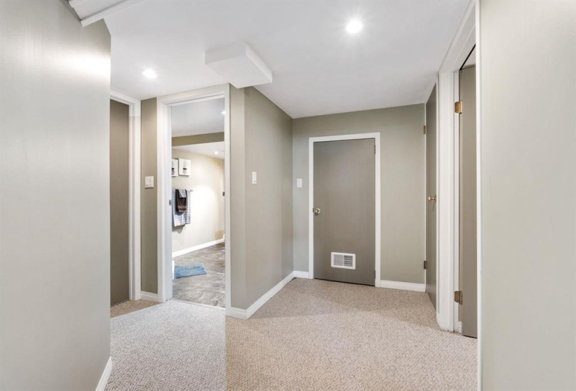 291 Smithfield, 3 Bedrooms Bedrooms, 11 Rooms Rooms,2 BathroomsBathrooms,Residential,For Sale,Smithfield