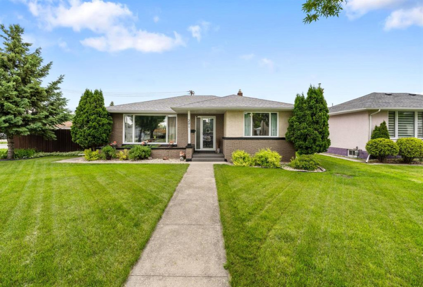 291 Smithfield, 3 Bedrooms Bedrooms, 11 Rooms Rooms,2 BathroomsBathrooms,Residential,For Sale,Smithfield