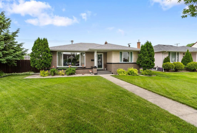 291 Smithfield, 3 Bedrooms Bedrooms, 11 Rooms Rooms,2 BathroomsBathrooms,Residential,For Sale,Smithfield