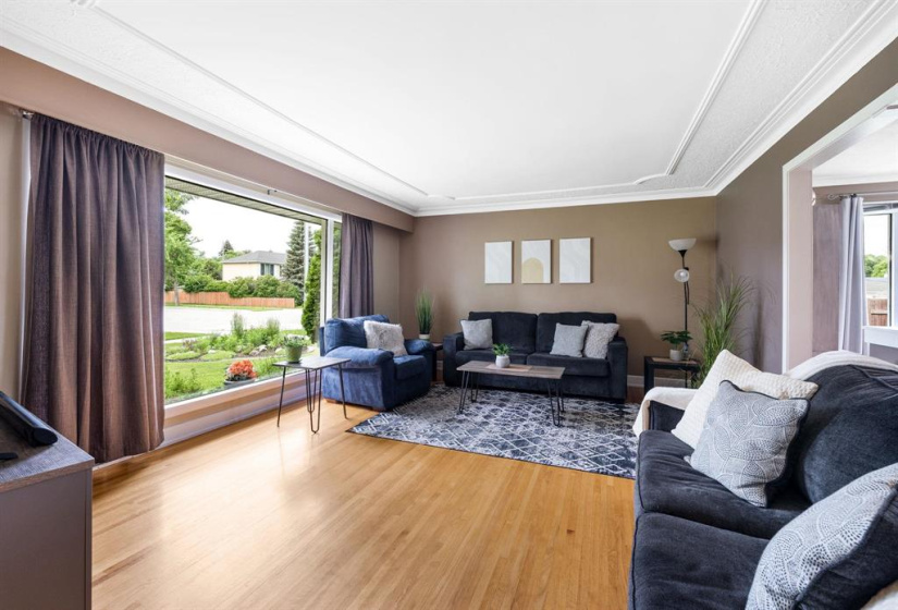 291 Smithfield, 3 Bedrooms Bedrooms, 11 Rooms Rooms,2 BathroomsBathrooms,Residential,For Sale,Smithfield
