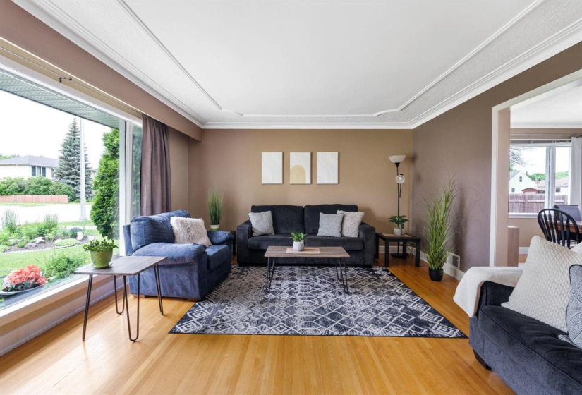 291 Smithfield, 3 Bedrooms Bedrooms, 11 Rooms Rooms,2 BathroomsBathrooms,Residential,For Sale,Smithfield