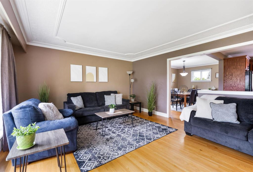 291 Smithfield, 3 Bedrooms Bedrooms, 11 Rooms Rooms,2 BathroomsBathrooms,Residential,For Sale,Smithfield