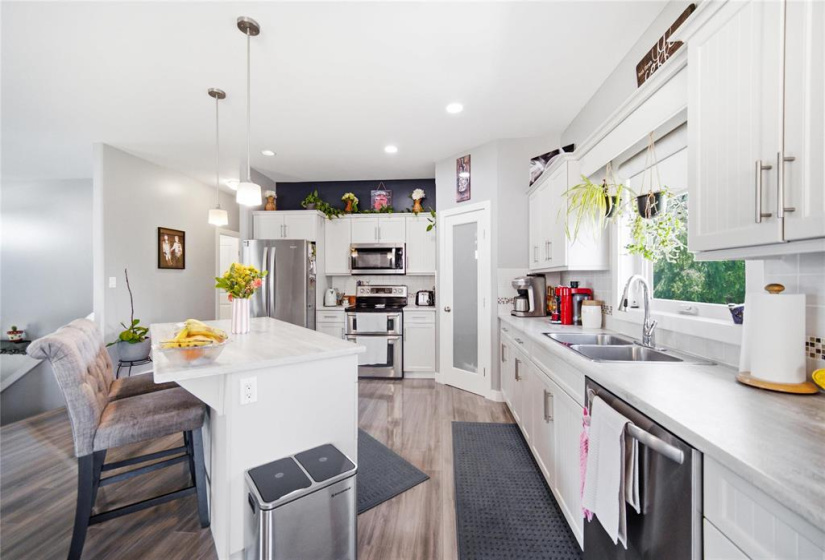 526 Heloise, 5 Bedrooms Bedrooms, 13 Rooms Rooms,3 BathroomsBathrooms,Residential,For Sale,Heloise