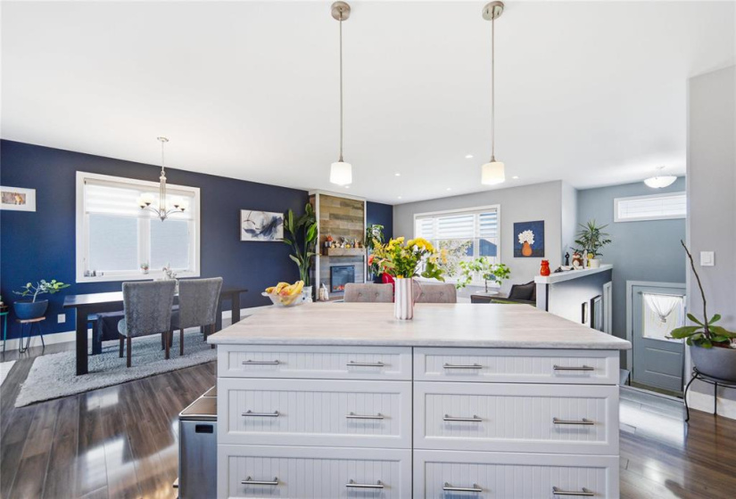 526 Heloise, 5 Bedrooms Bedrooms, 13 Rooms Rooms,3 BathroomsBathrooms,Residential,For Sale,Heloise