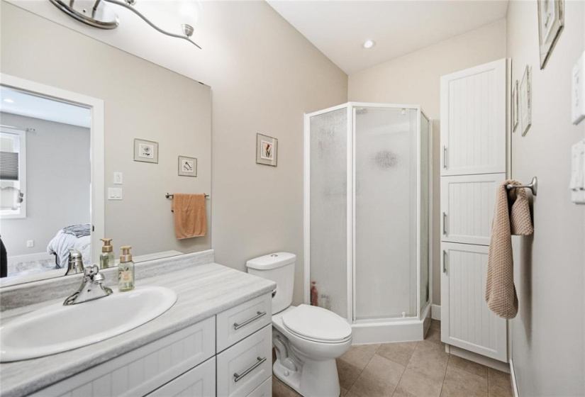 526 Heloise, 5 Bedrooms Bedrooms, 13 Rooms Rooms,3 BathroomsBathrooms,Residential,For Sale,Heloise