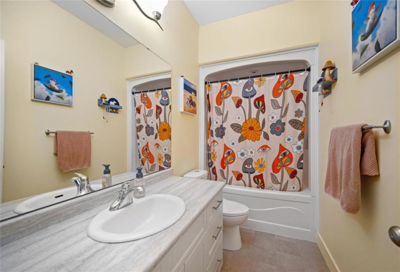 526 Heloise, 5 Bedrooms Bedrooms, 13 Rooms Rooms,3 BathroomsBathrooms,Residential,For Sale,Heloise