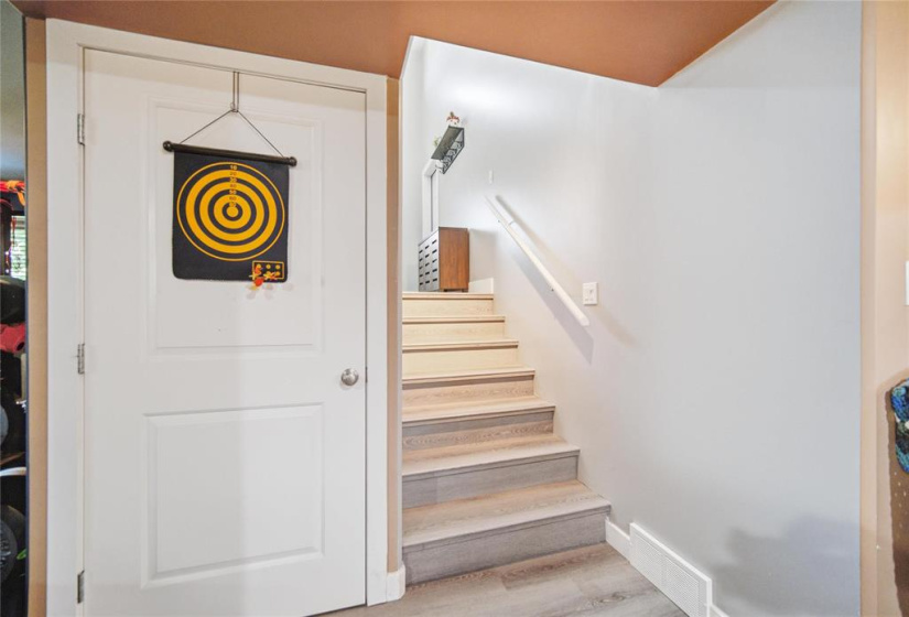 526 Heloise, 5 Bedrooms Bedrooms, 13 Rooms Rooms,3 BathroomsBathrooms,Residential,For Sale,Heloise