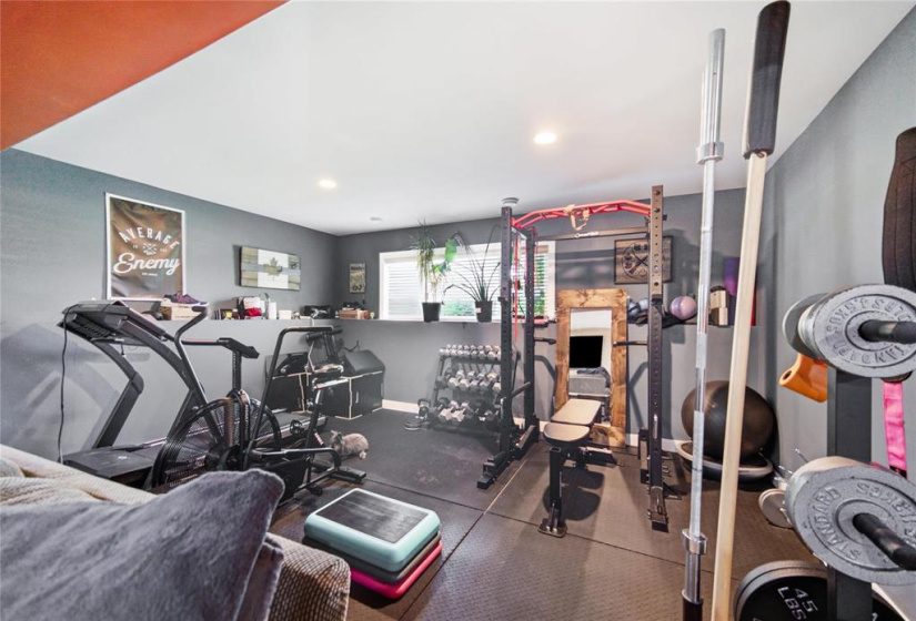 526 Heloise, 5 Bedrooms Bedrooms, 13 Rooms Rooms,3 BathroomsBathrooms,Residential,For Sale,Heloise