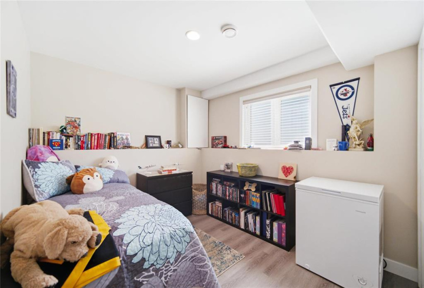 526 Heloise, 5 Bedrooms Bedrooms, 13 Rooms Rooms,3 BathroomsBathrooms,Residential,For Sale,Heloise