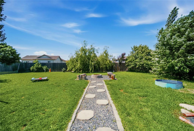 526 Heloise, 5 Bedrooms Bedrooms, 13 Rooms Rooms,3 BathroomsBathrooms,Residential,For Sale,Heloise