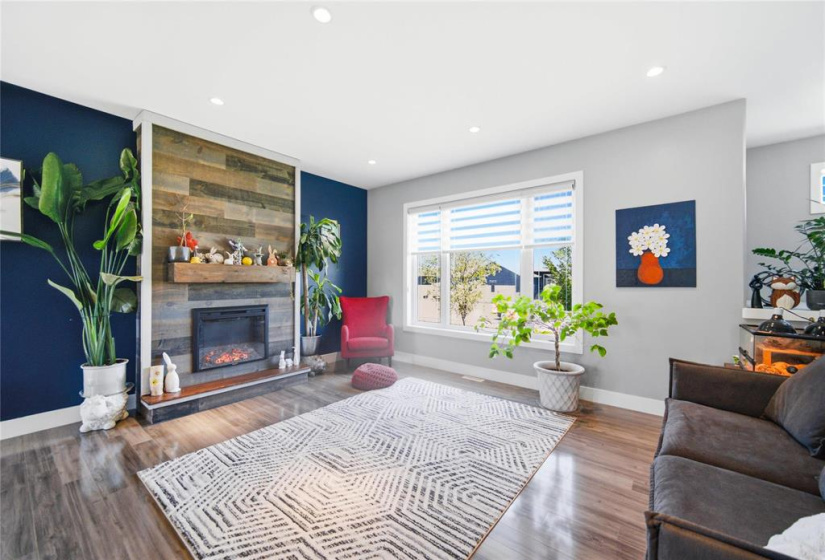 526 Heloise, 5 Bedrooms Bedrooms, 13 Rooms Rooms,3 BathroomsBathrooms,Residential,For Sale,Heloise