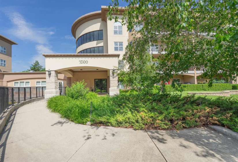 1960 St Mary's, 2 Bedrooms Bedrooms, 8 Rooms Rooms,2 BathroomsBathrooms,Condominium,For Sale,St Mary's