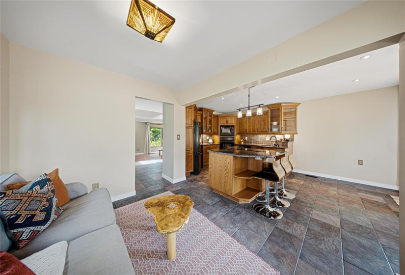 83 Blairmore Gardens, 2 Bedrooms Bedrooms, 10 Rooms Rooms,1 BathroomBathrooms,Residential,For Sale,Blairmore Gardens
