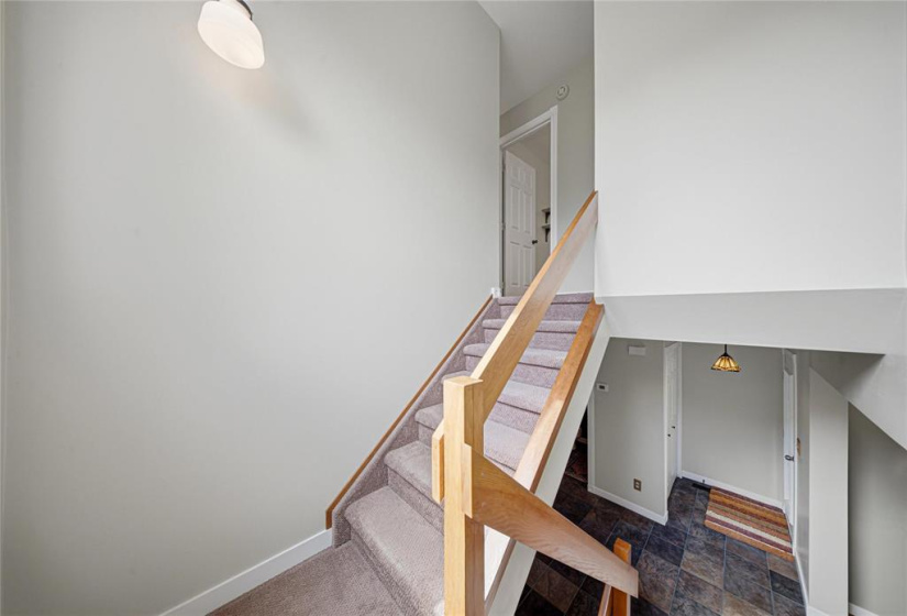 83 Blairmore Gardens, 2 Bedrooms Bedrooms, 10 Rooms Rooms,1 BathroomBathrooms,Residential,For Sale,Blairmore Gardens