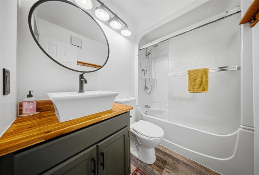 83 Blairmore Gardens, 2 Bedrooms Bedrooms, 10 Rooms Rooms,1 BathroomBathrooms,Residential,For Sale,Blairmore Gardens