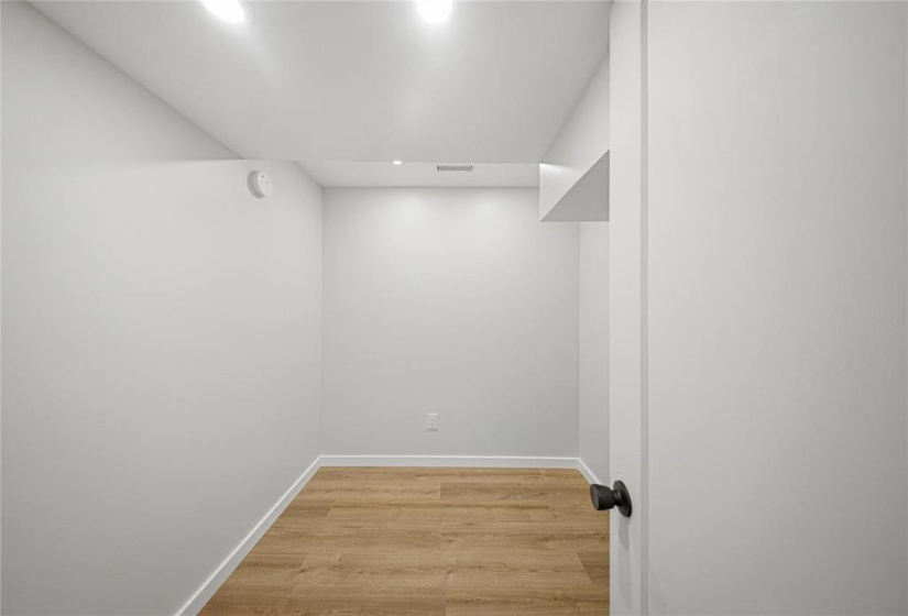 83 Blairmore Gardens, 2 Bedrooms Bedrooms, 10 Rooms Rooms,1 BathroomBathrooms,Residential,For Sale,Blairmore Gardens