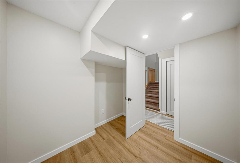 83 Blairmore Gardens, 2 Bedrooms Bedrooms, 10 Rooms Rooms,1 BathroomBathrooms,Residential,For Sale,Blairmore Gardens