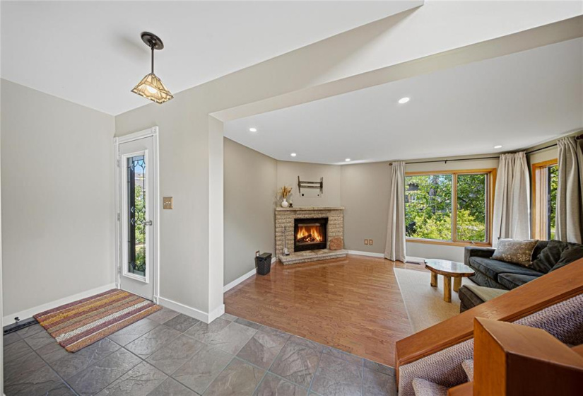 83 Blairmore Gardens, 2 Bedrooms Bedrooms, 10 Rooms Rooms,1 BathroomBathrooms,Residential,For Sale,Blairmore Gardens