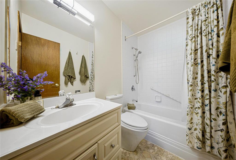 255 Southall, 3 Bedrooms Bedrooms, 13 Rooms Rooms,1 BathroomBathrooms,Residential,For Sale,Southall