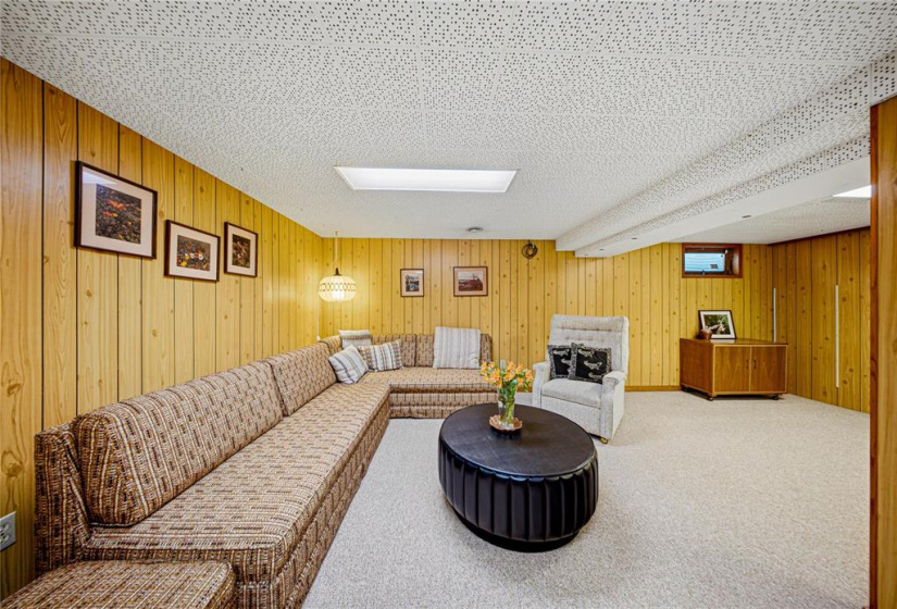 255 Southall, 3 Bedrooms Bedrooms, 13 Rooms Rooms,1 BathroomBathrooms,Residential,For Sale,Southall