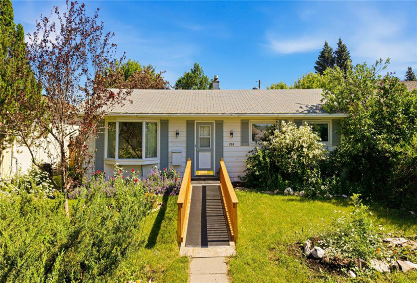 255 Southall, 3 Bedrooms Bedrooms, 13 Rooms Rooms,1 BathroomBathrooms,Residential,For Sale,Southall
