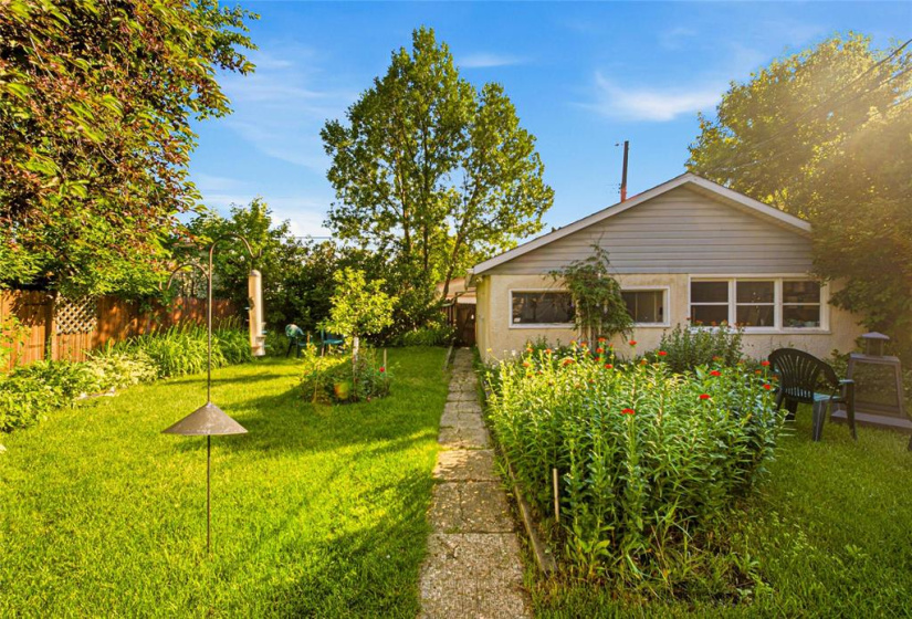 255 Southall, 3 Bedrooms Bedrooms, 13 Rooms Rooms,1 BathroomBathrooms,Residential,For Sale,Southall