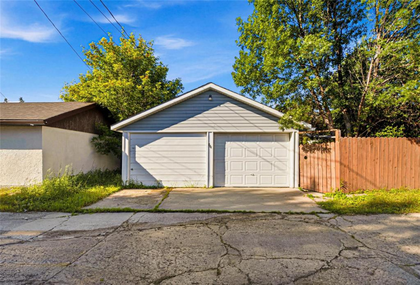 255 Southall, 3 Bedrooms Bedrooms, 13 Rooms Rooms,1 BathroomBathrooms,Residential,For Sale,Southall