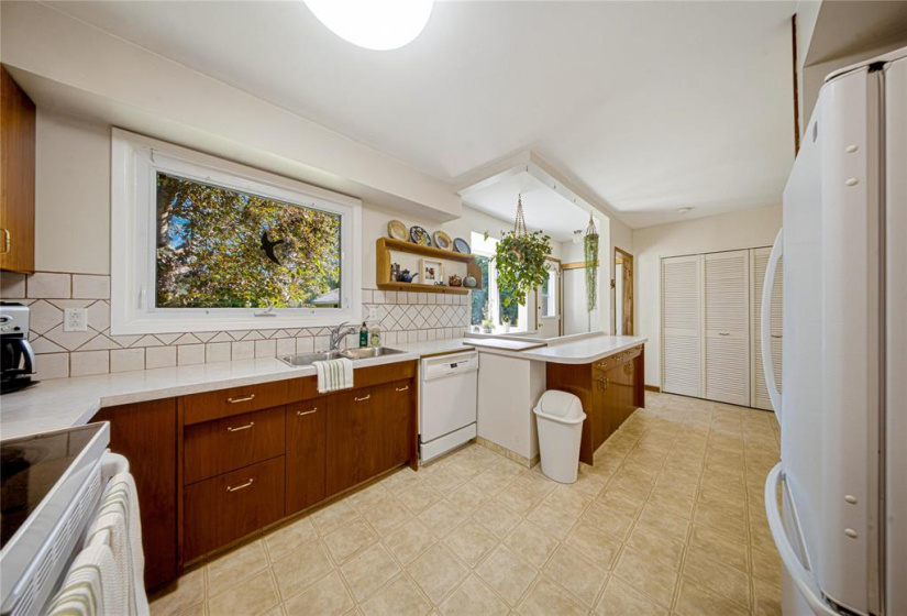 255 Southall, 3 Bedrooms Bedrooms, 13 Rooms Rooms,1 BathroomBathrooms,Residential,For Sale,Southall
