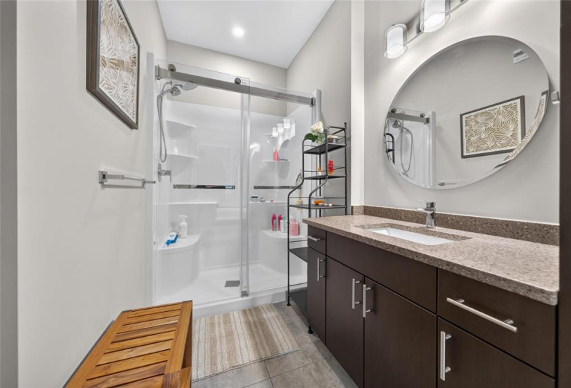 Beautiful Ensuite with Stone Counters
