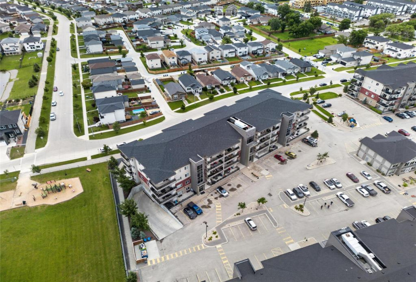 80 Philip Lee, 2 Bedrooms Bedrooms, 9 Rooms Rooms,2 BathroomsBathrooms,Condominium,For Sale,Philip Lee