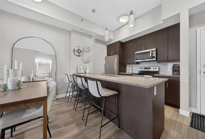 Stunning Kitchen with Peninsula