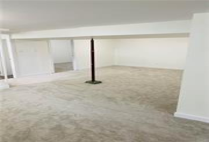 1017 McCalman, 4 Bedrooms Bedrooms, 9 Rooms Rooms,2 BathroomsBathrooms,Residential,For Sale,McCalman