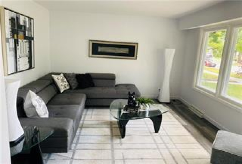 1017 McCalman, 4 Bedrooms Bedrooms, 9 Rooms Rooms,2 BathroomsBathrooms,Residential,For Sale,McCalman