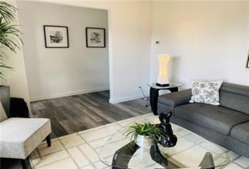 1017 McCalman, 4 Bedrooms Bedrooms, 9 Rooms Rooms,2 BathroomsBathrooms,Residential,For Sale,McCalman