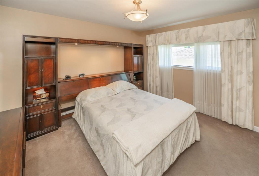 824 Elm, 3 Bedrooms Bedrooms, 10 Rooms Rooms,2 BathroomsBathrooms,Residential,For Sale,Elm
