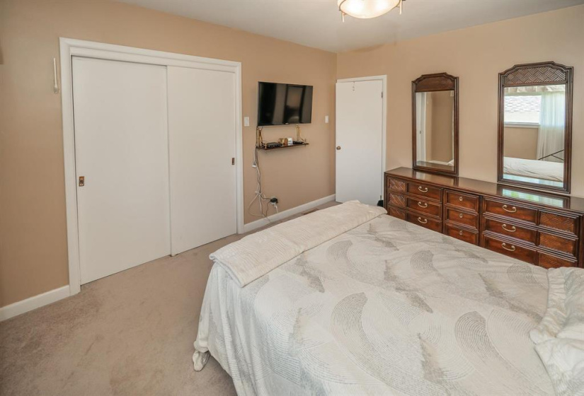 824 Elm, 3 Bedrooms Bedrooms, 10 Rooms Rooms,2 BathroomsBathrooms,Residential,For Sale,Elm