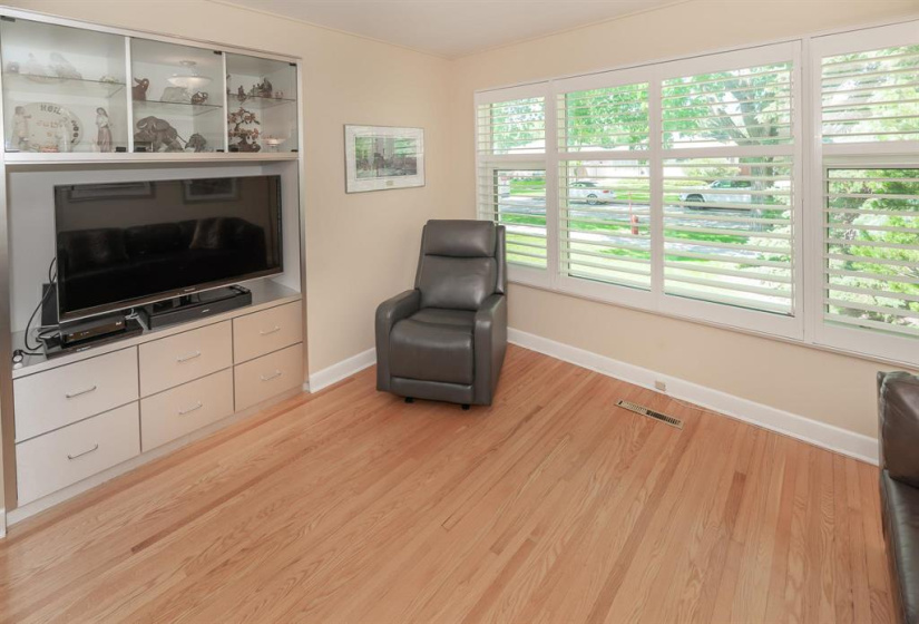 824 Elm, 3 Bedrooms Bedrooms, 10 Rooms Rooms,2 BathroomsBathrooms,Residential,For Sale,Elm