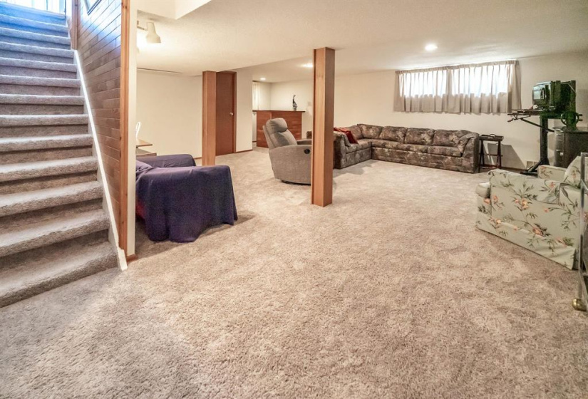 824 Elm, 3 Bedrooms Bedrooms, 10 Rooms Rooms,2 BathroomsBathrooms,Residential,For Sale,Elm