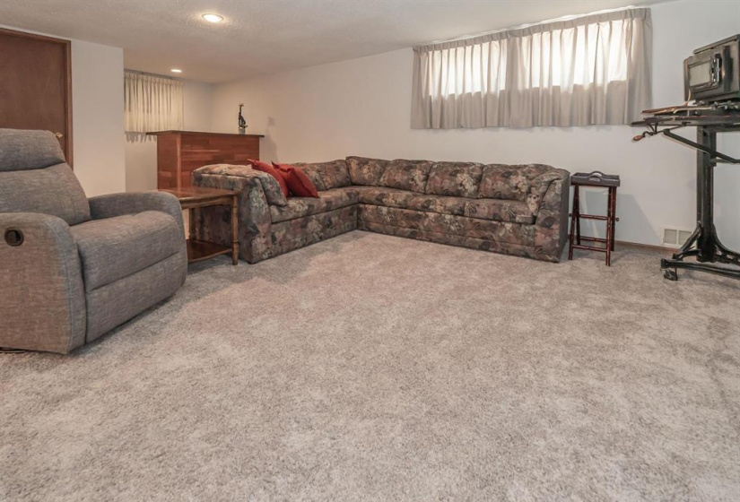824 Elm, 3 Bedrooms Bedrooms, 10 Rooms Rooms,2 BathroomsBathrooms,Residential,For Sale,Elm