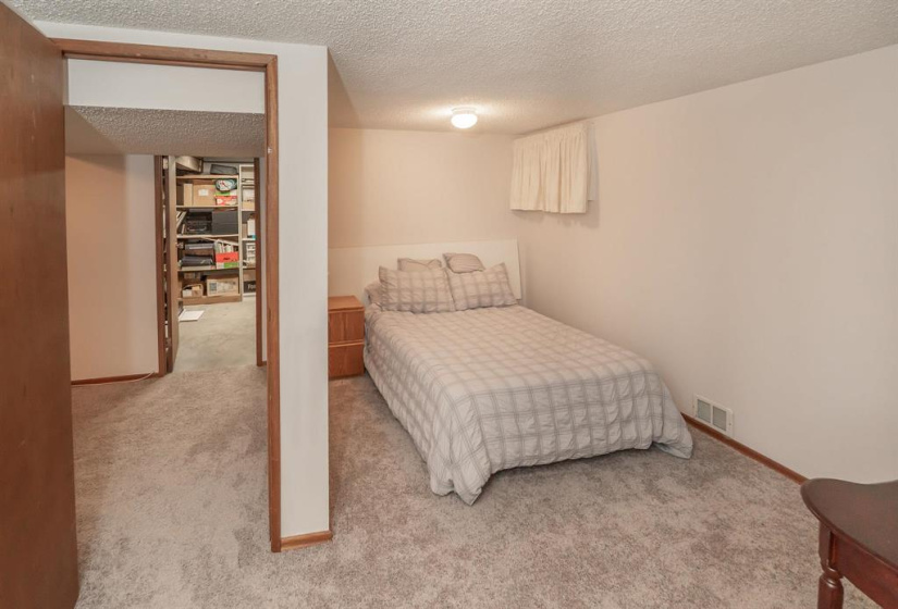 824 Elm, 3 Bedrooms Bedrooms, 10 Rooms Rooms,2 BathroomsBathrooms,Residential,For Sale,Elm